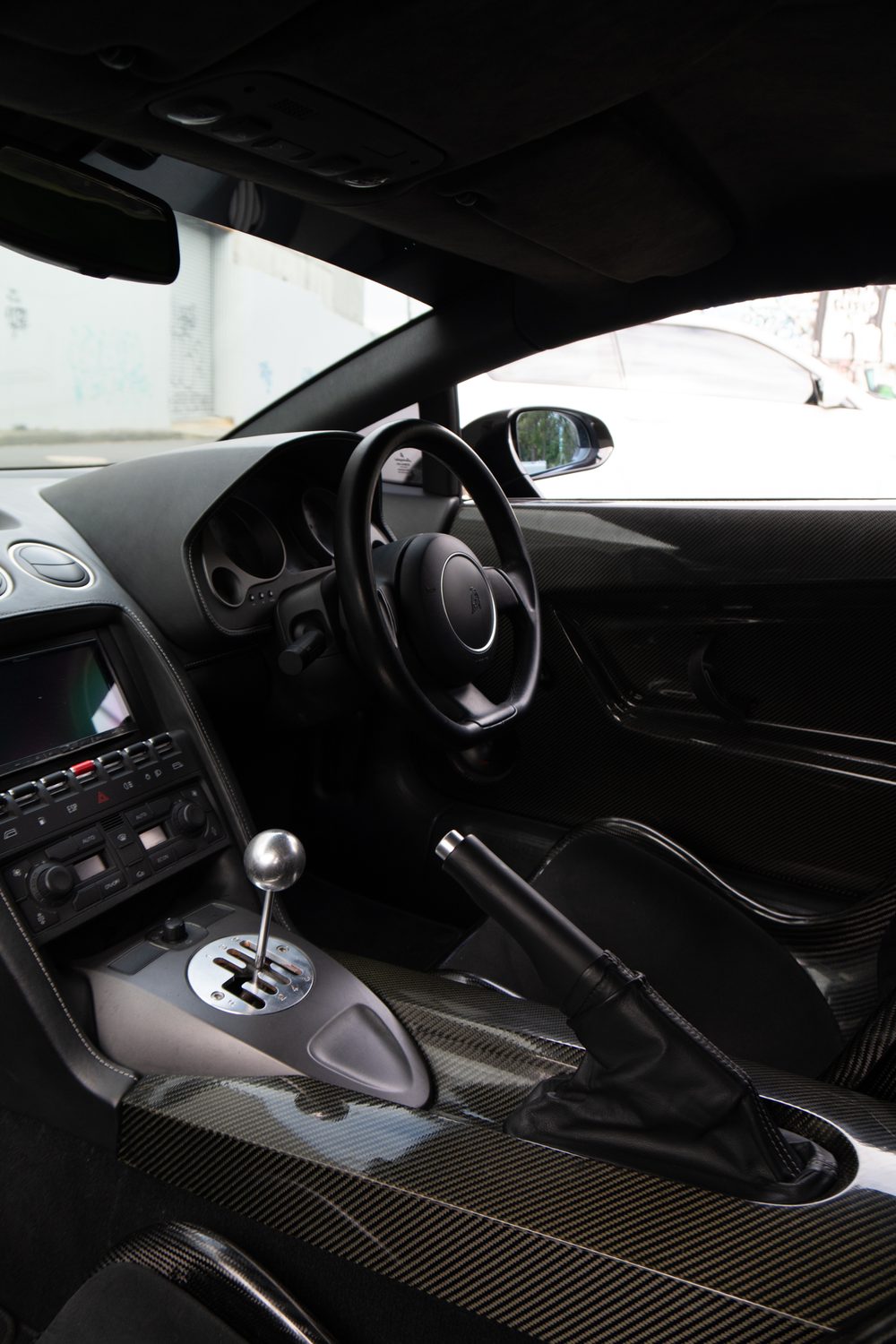 Lamborghini interior with the gated manual shifter